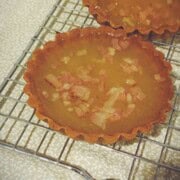 tartaletas de arandanos y bacon