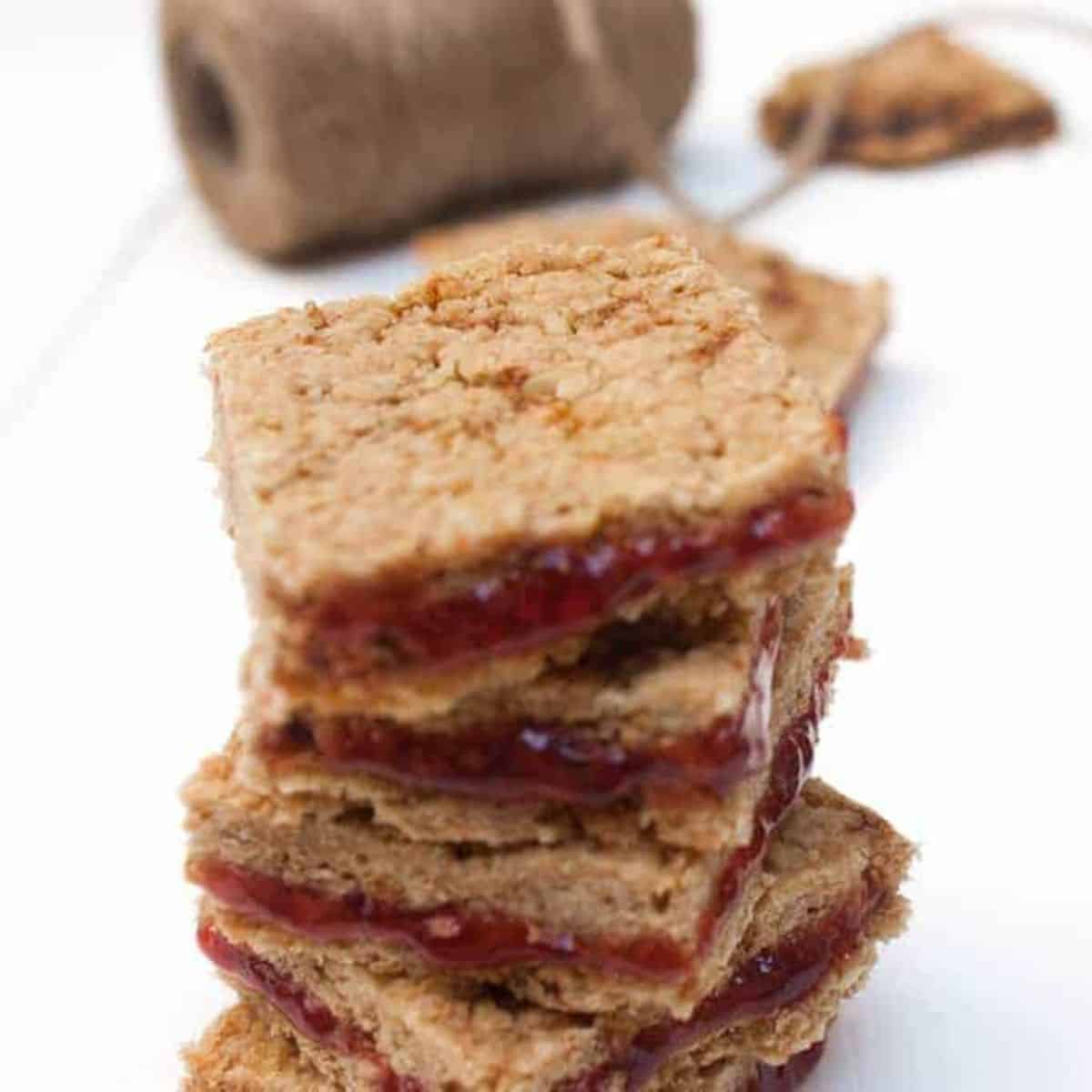 Galletas de avena con mermelada
