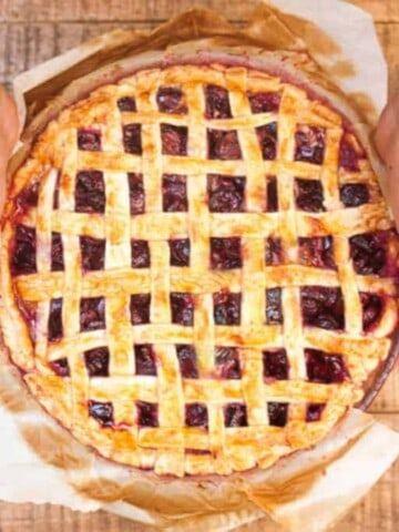 Tarta de cerezas casera