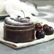 clafoutis de cerezas y chocolate