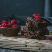 brownie con frambuesas