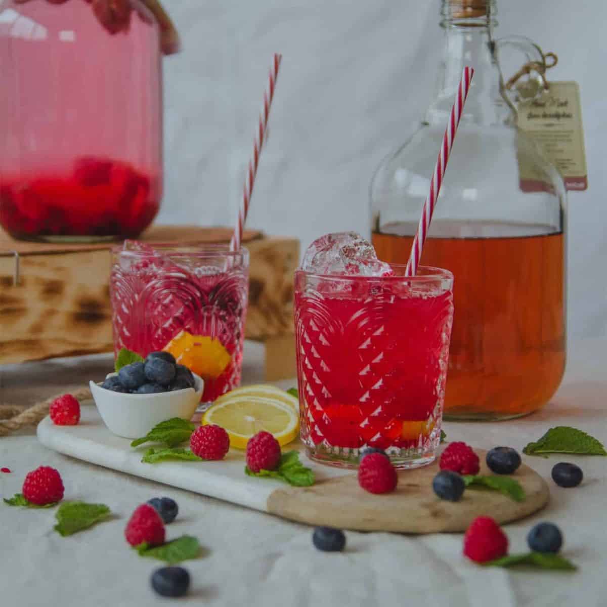 Cockel de ginebra y frutos rojos