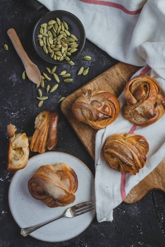 como hacer bollos suecos cardamomo