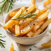 patatas fritas congeladas en freidora de aire