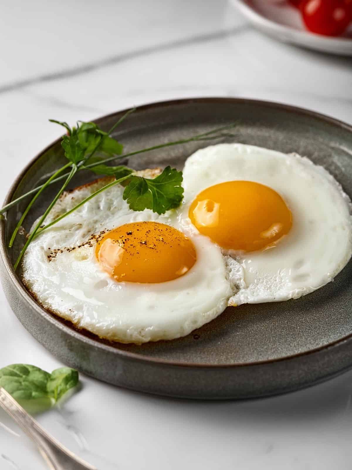 huevos fritos en airfryer