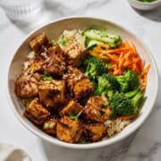 tofu crujiente en freidora de aire